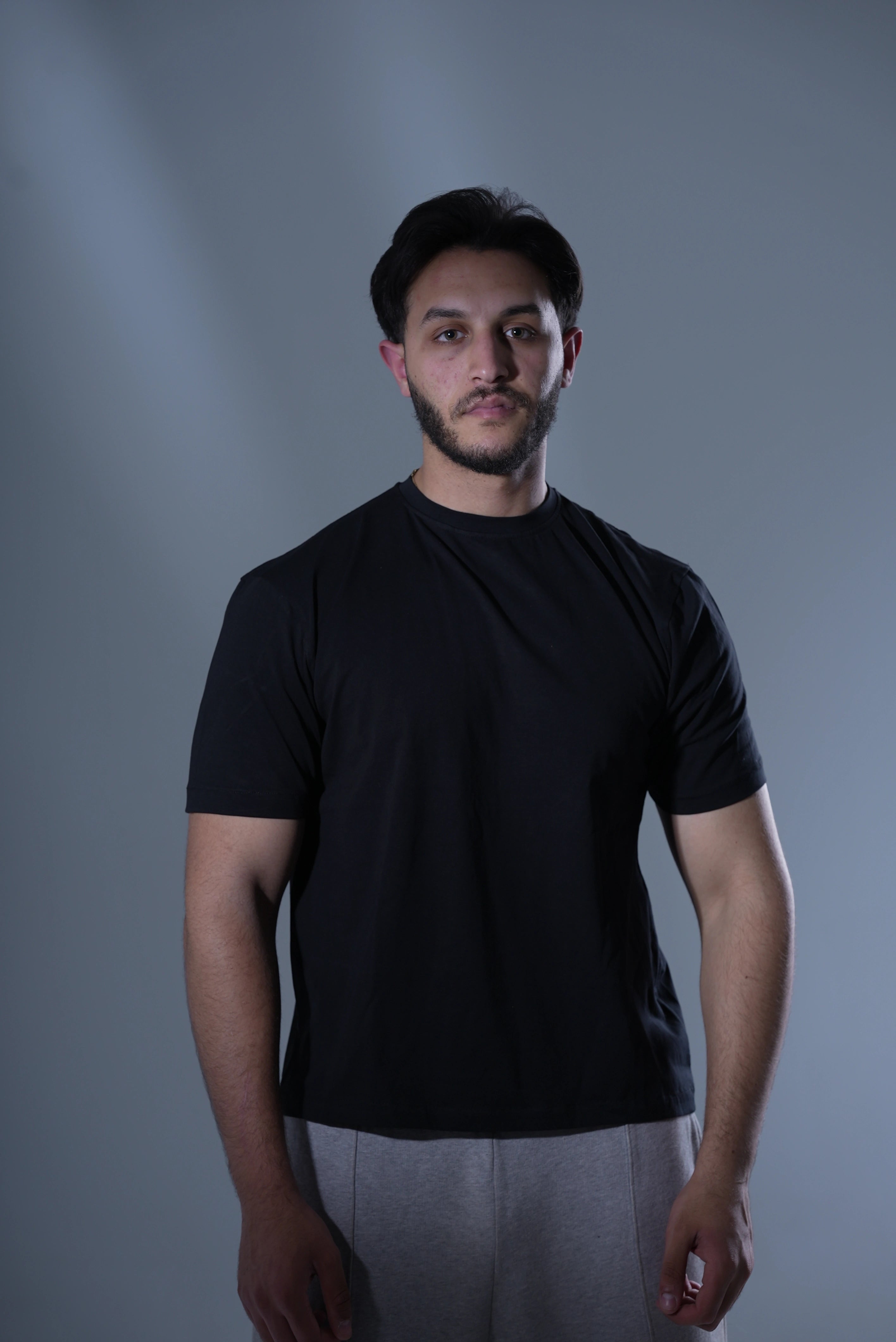 REGULAR FIT T-SHIRT (BLACK)